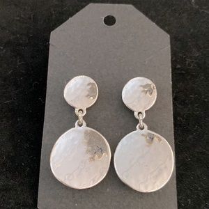 Silver Dimple Pressed Circle Drop Earrings.          188